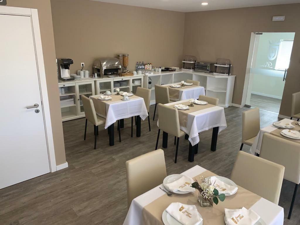 Restaurante Dom Dinis Alojamento de Acomodação e Pequeno-almoço